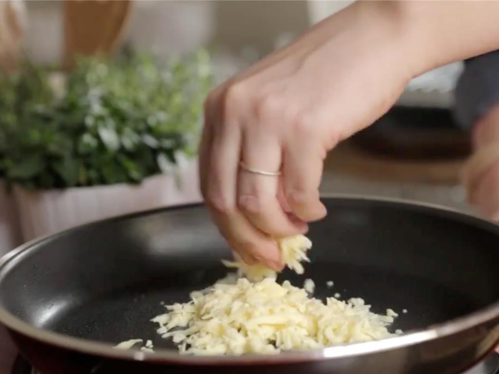 Emmental & Caramelized Onion Grilled Cheese