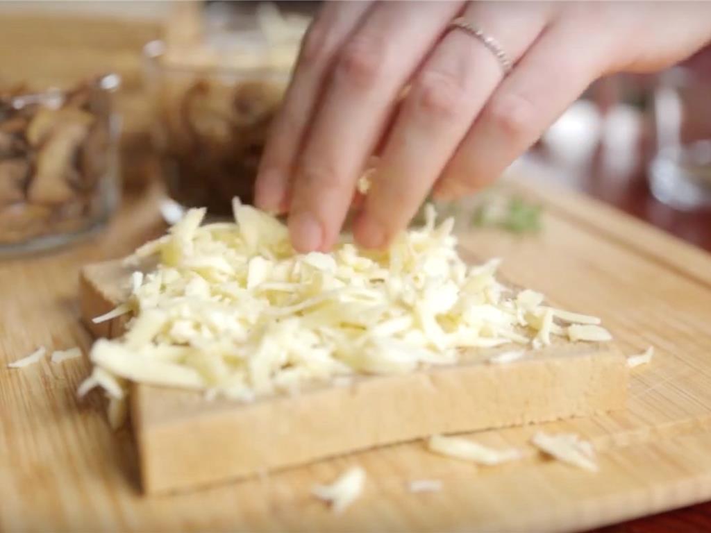 Emmental & Caramelized Onion Grilled Cheese