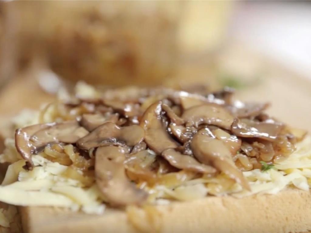 Emmental & Caramelized Onion Grilled Cheese